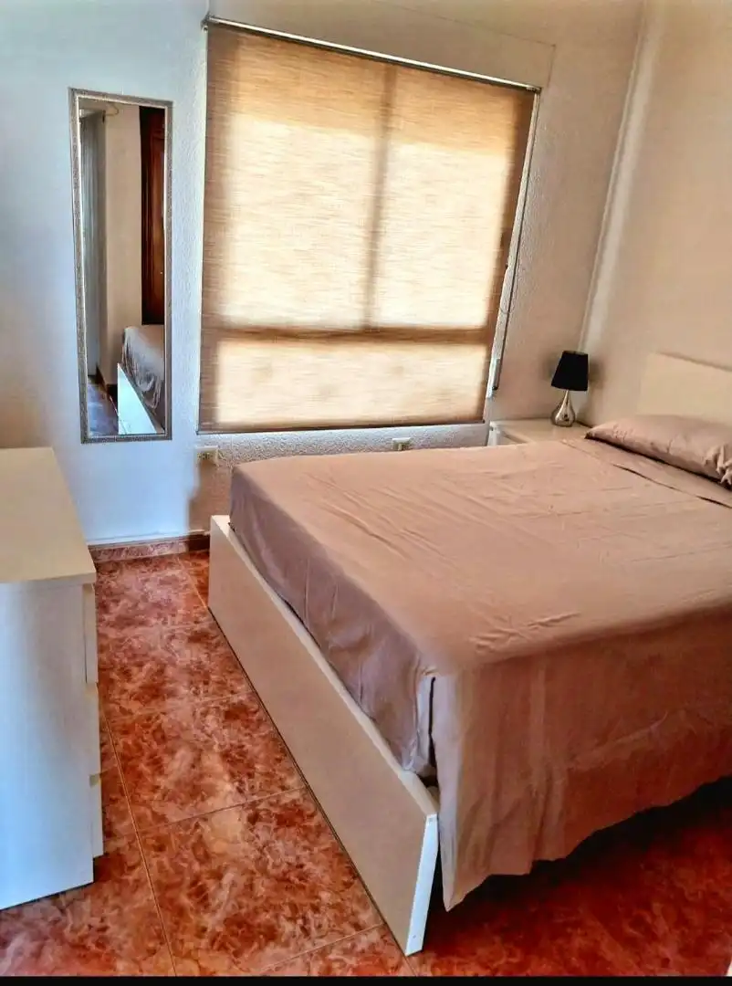 Piso en venta en Camino del Encaje, 64, Retamar Habitación de Piso en venta en Almería Capital con Aire acondicionado y Terraza