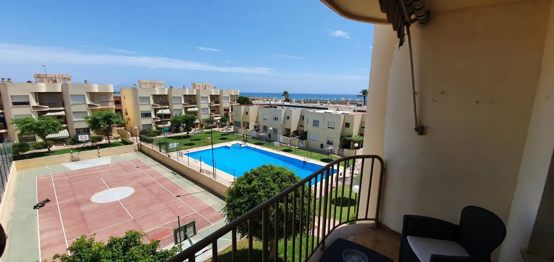 Piso en venta en Camino del Encaje, 64, Retamar Vista exterior de Piso en venta en Almería Capital con Aire acondicionado y Terraza