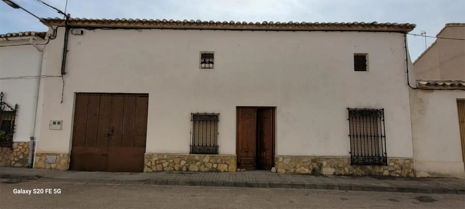 Vista exterior de Casa adosada en venda en El Ballestero amb Jardí privat