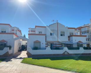 Vista exterior de Dúplex en venda en Rota amb Aire condicionat, Terrassa i Balcó