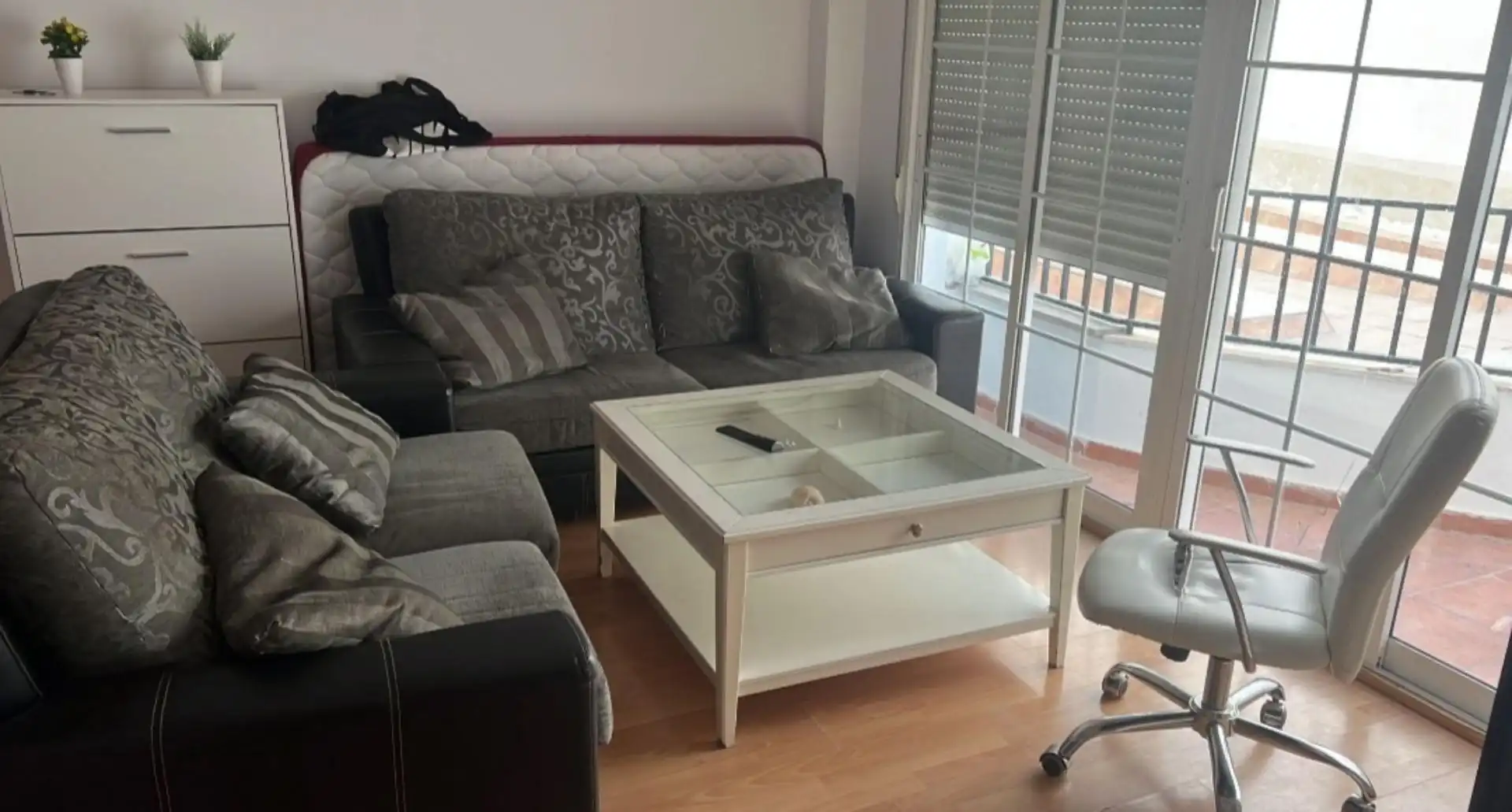 Living room of Flat for share in Huelva  with Terrace, Furnished and Oven