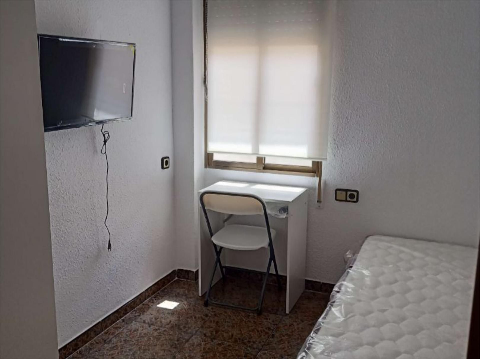 Bedroom of Flat to share in  Zaragoza Capital  with Heating and Furnished