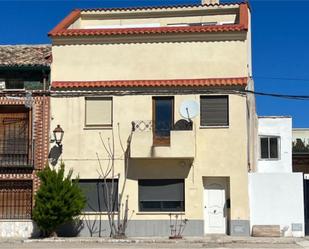 Vista exterior de Casa adosada en venda en Campos del Paraíso amb Terrassa