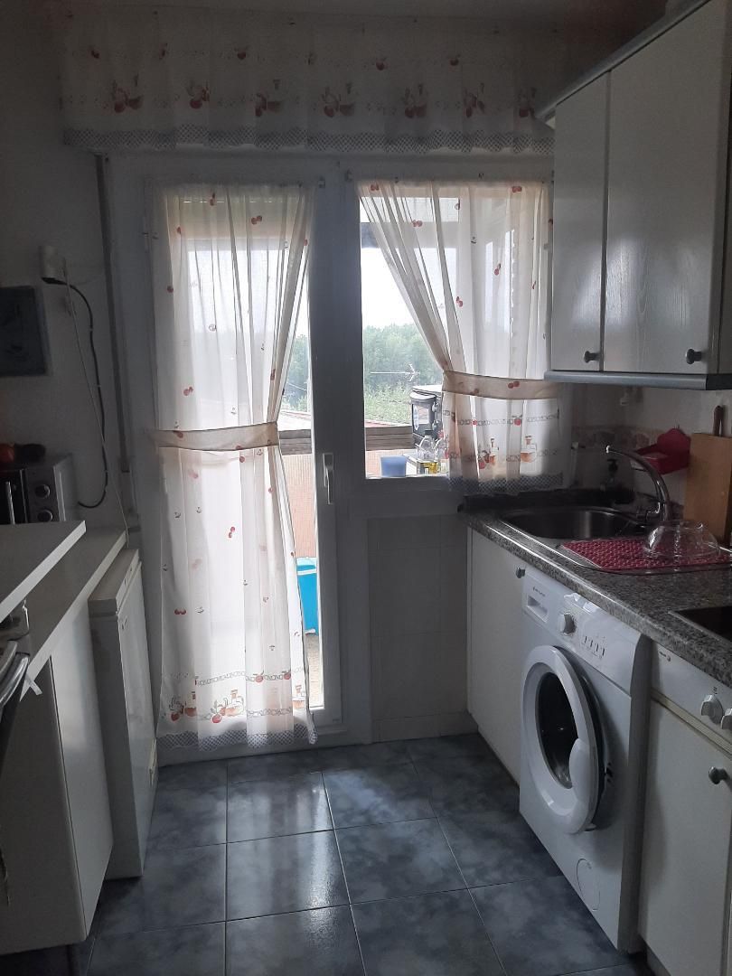 Kitchen of Flat for sale in Anguciana  with Terrace and Balcony