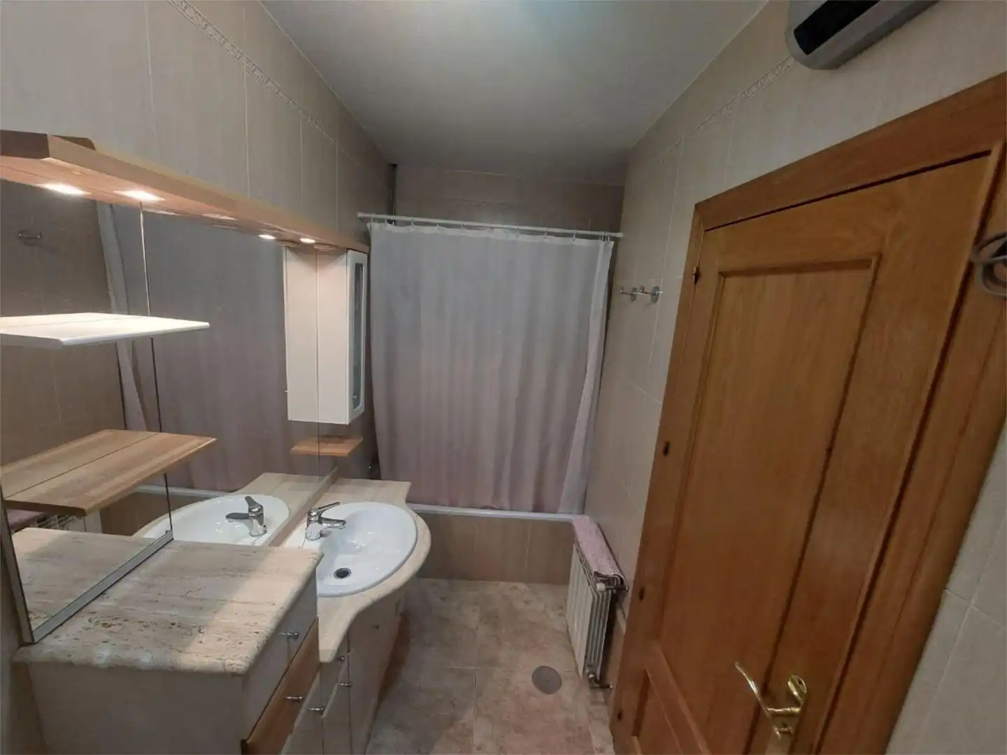 Dúplex en venta en Calle Pilar, 38, Cabezo de Torres Baño de Dúplex en venta en Murcia con Aire acondicionado, Calefacción y Amueblado