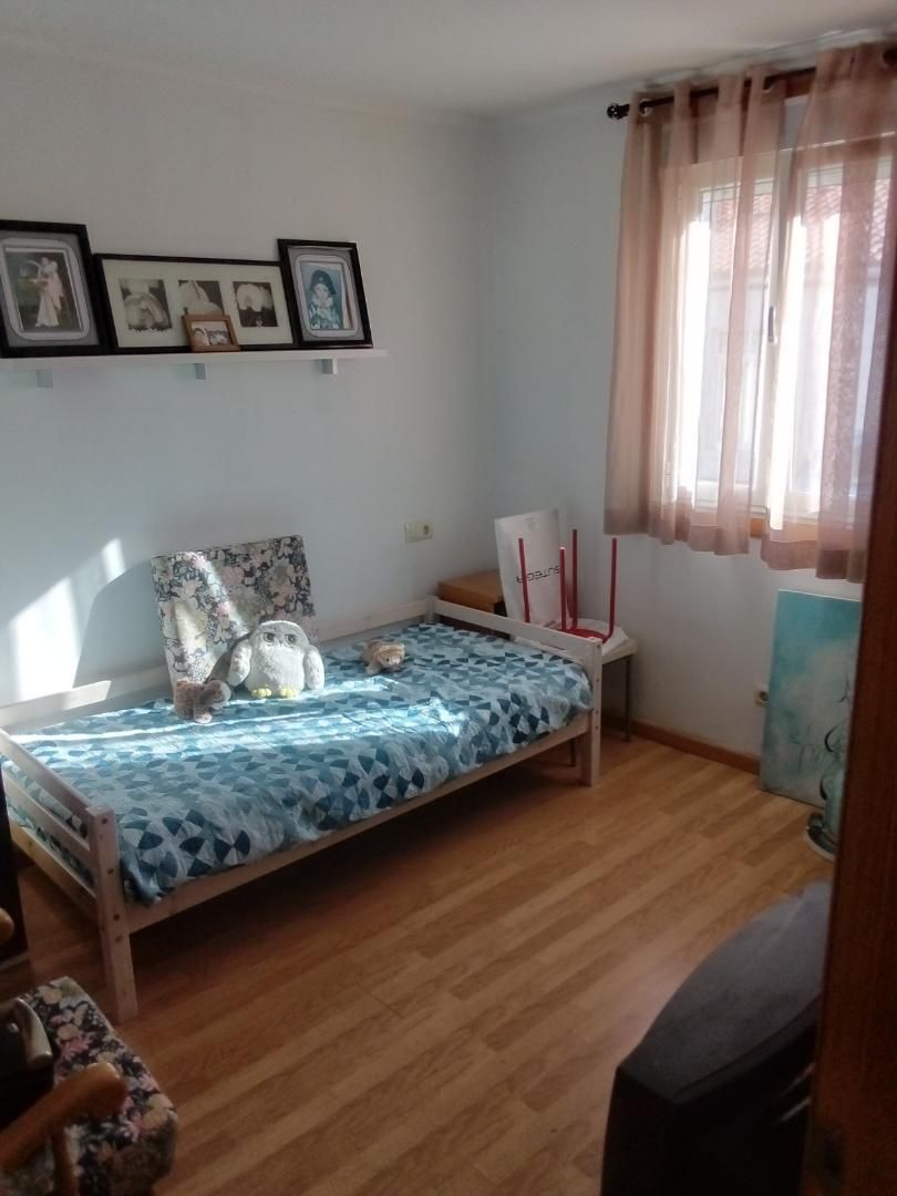 Bedroom of Single-family semi-detached for sale in A Coruña Capital   with Private garden, Parquet flooring and Terrace