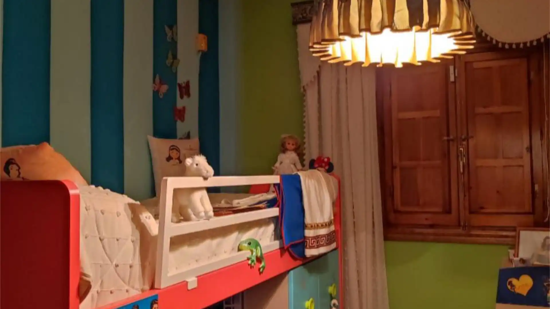 Habitación de Casa adosada en venta en Úbeda con Aire acondicionado, Calefacción y Trastero