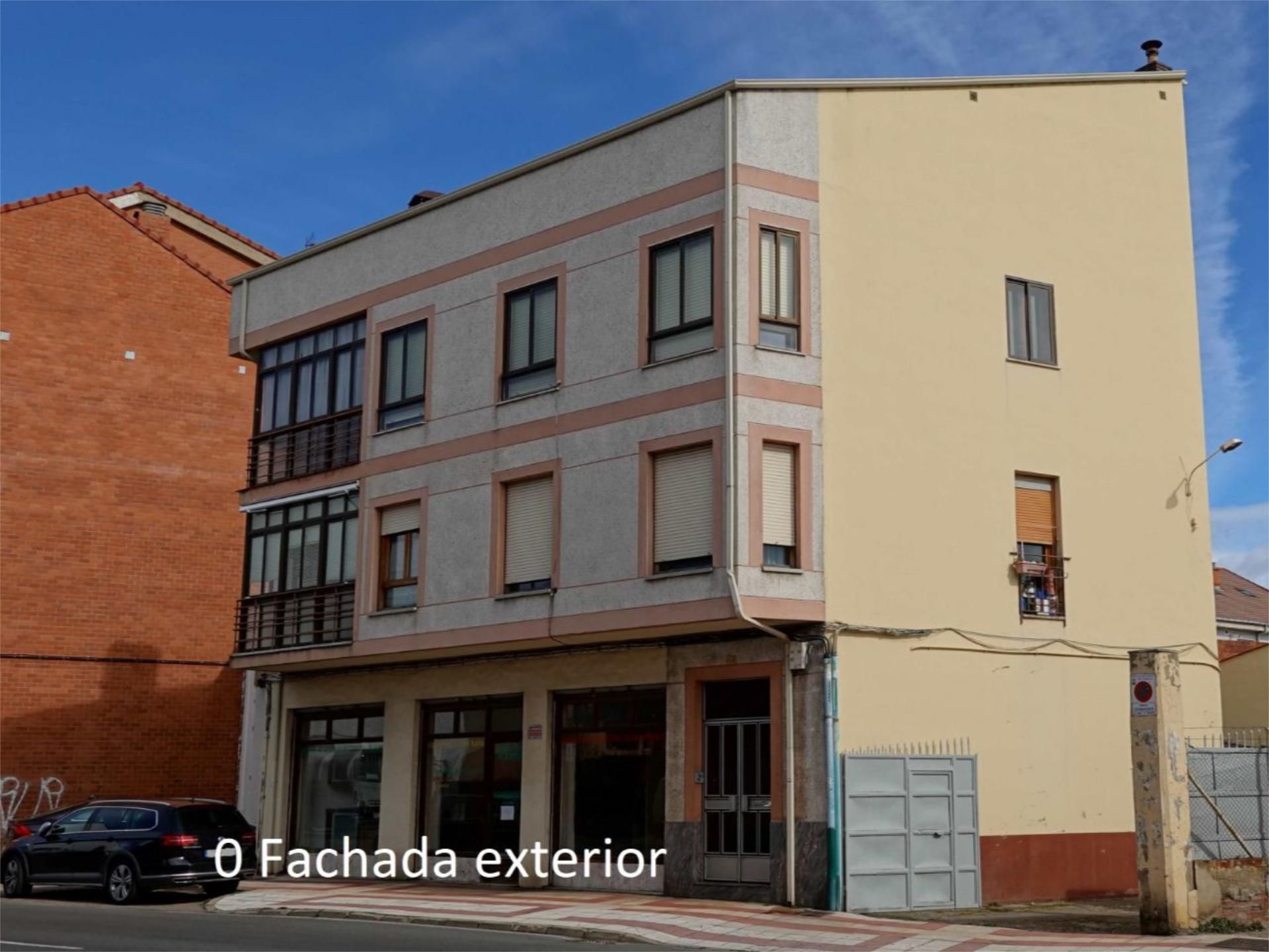 Vista exterior de Casa adosada en venda en San Andrés del Rabanedo amb Terrassa