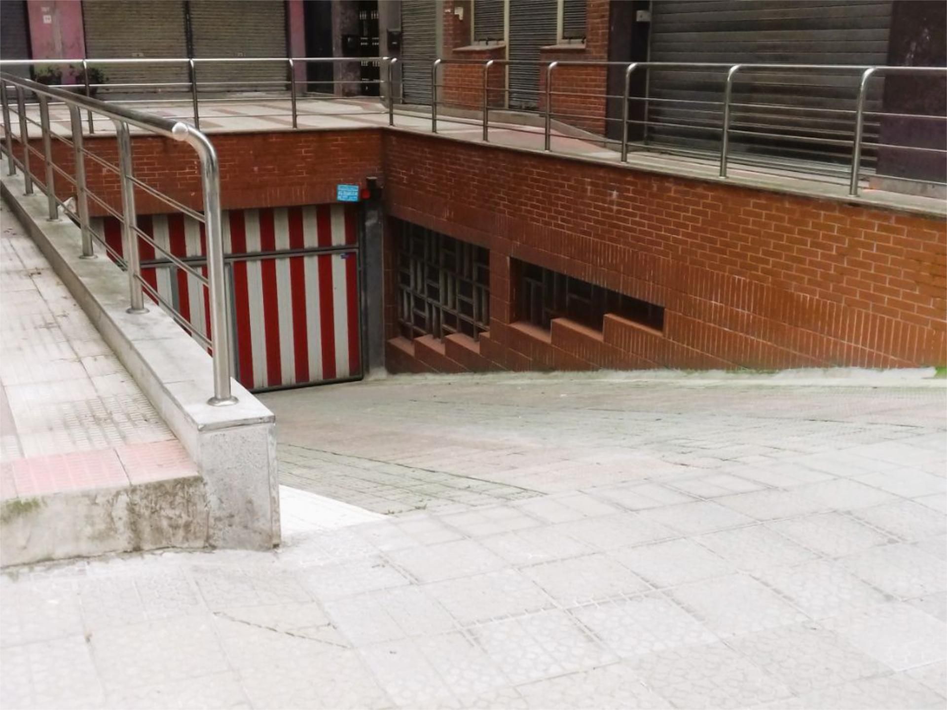 Garatge de lloguer a Leon Kalea, 18, Centro - Ariz - Uribarri