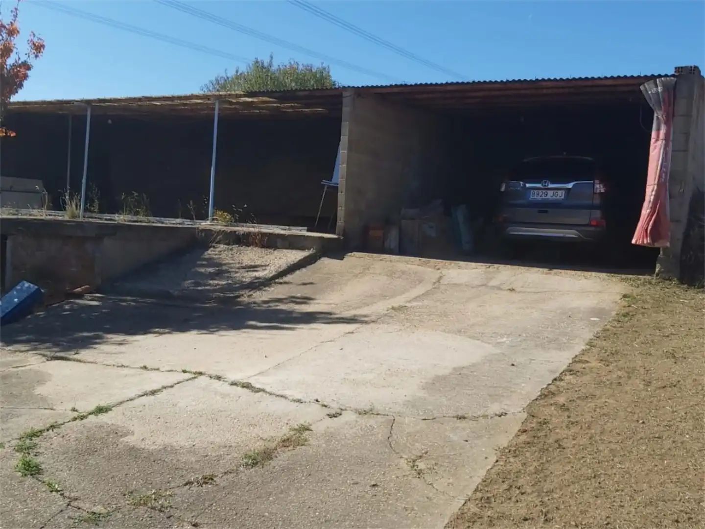 Casa o chalet en venta en Benavides Parking de Casa o chalet en venta en Benavides con Calefacción, Jardín privado y Piscina