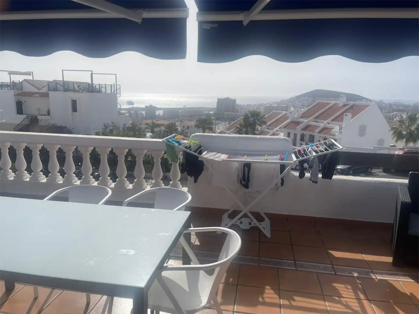 Maisonette zum Verkauf in Calle Rodeo, 82, Los Cristianos Außenansicht von Maisonette zum Verkauf in Arona mit Terrasse, Schwimmbad und Balkon