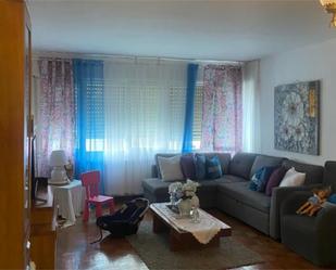 Sala d'estar de Pis en venda en Barañain amb Balcó