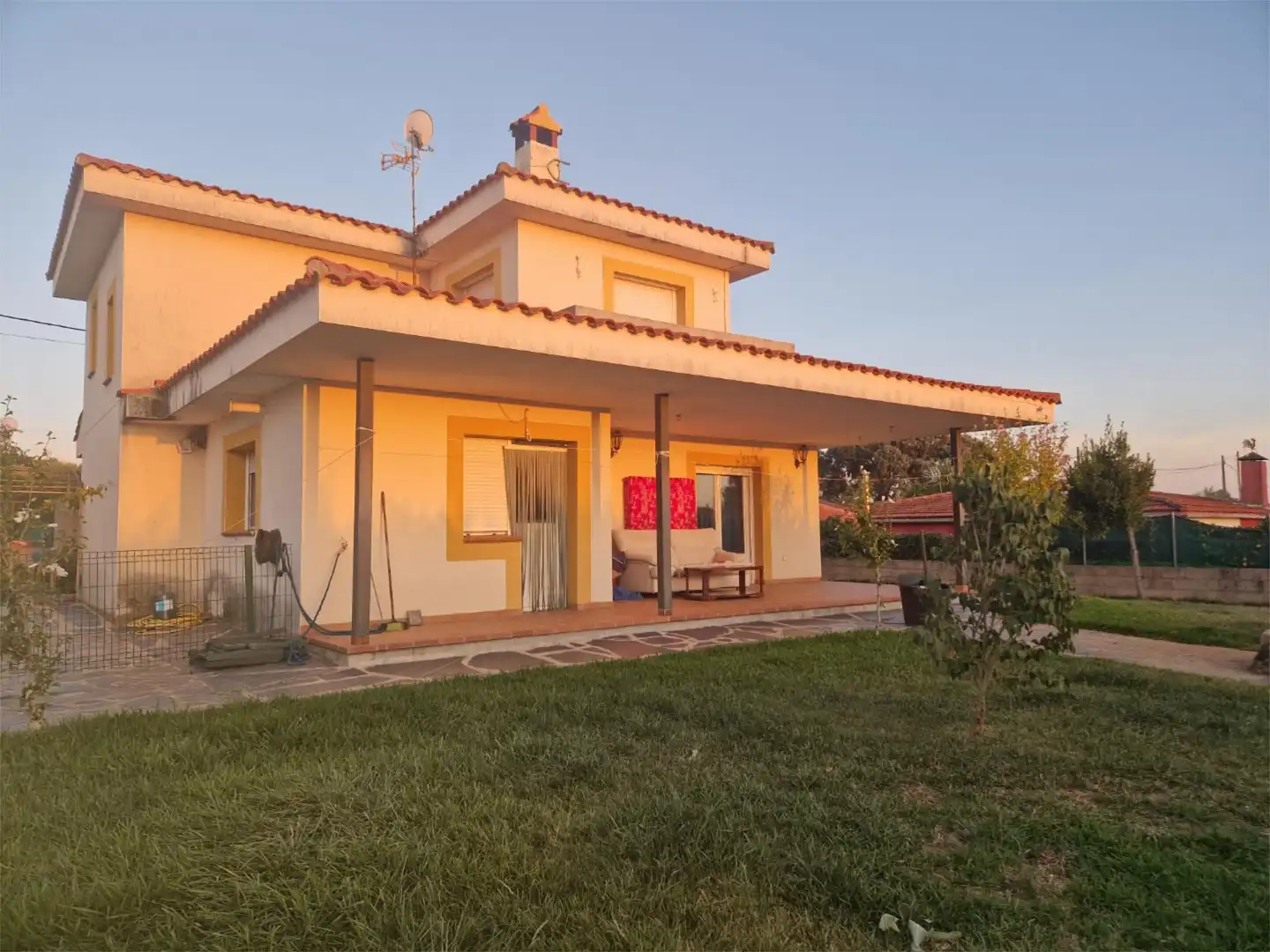 Casa o xalet en venda a Calle Cebras, 26, Montesclaros Vista exterior de Casa o xalet en venda en Montesclaros amb Calefacció, Jardí privat i Balcó