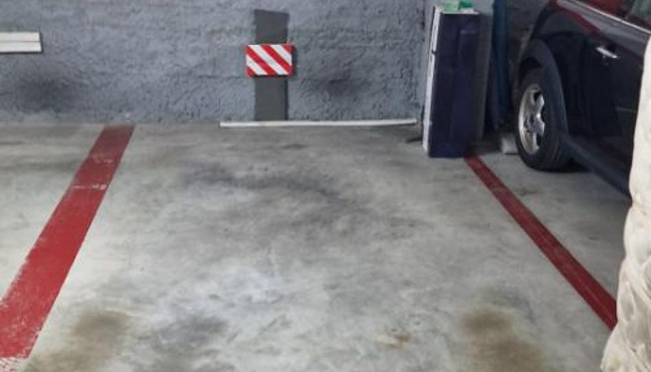 Garaje en venta en Carrer del Càntir, 90, Can Rial, Esparreguera - imagen 1 Foto 1 de Garaje en venta en Carrer del Càntir, 90, Can Rial, Esparreguera