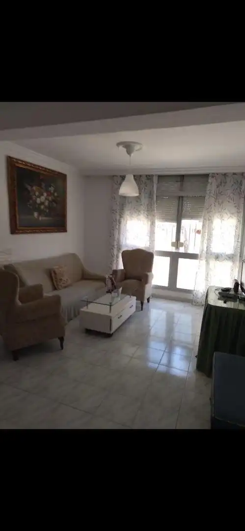 Habitación en Plaza Júpiter, 3, La Plata Sala de estar de Piso para compartir en Jerez de la Frontera