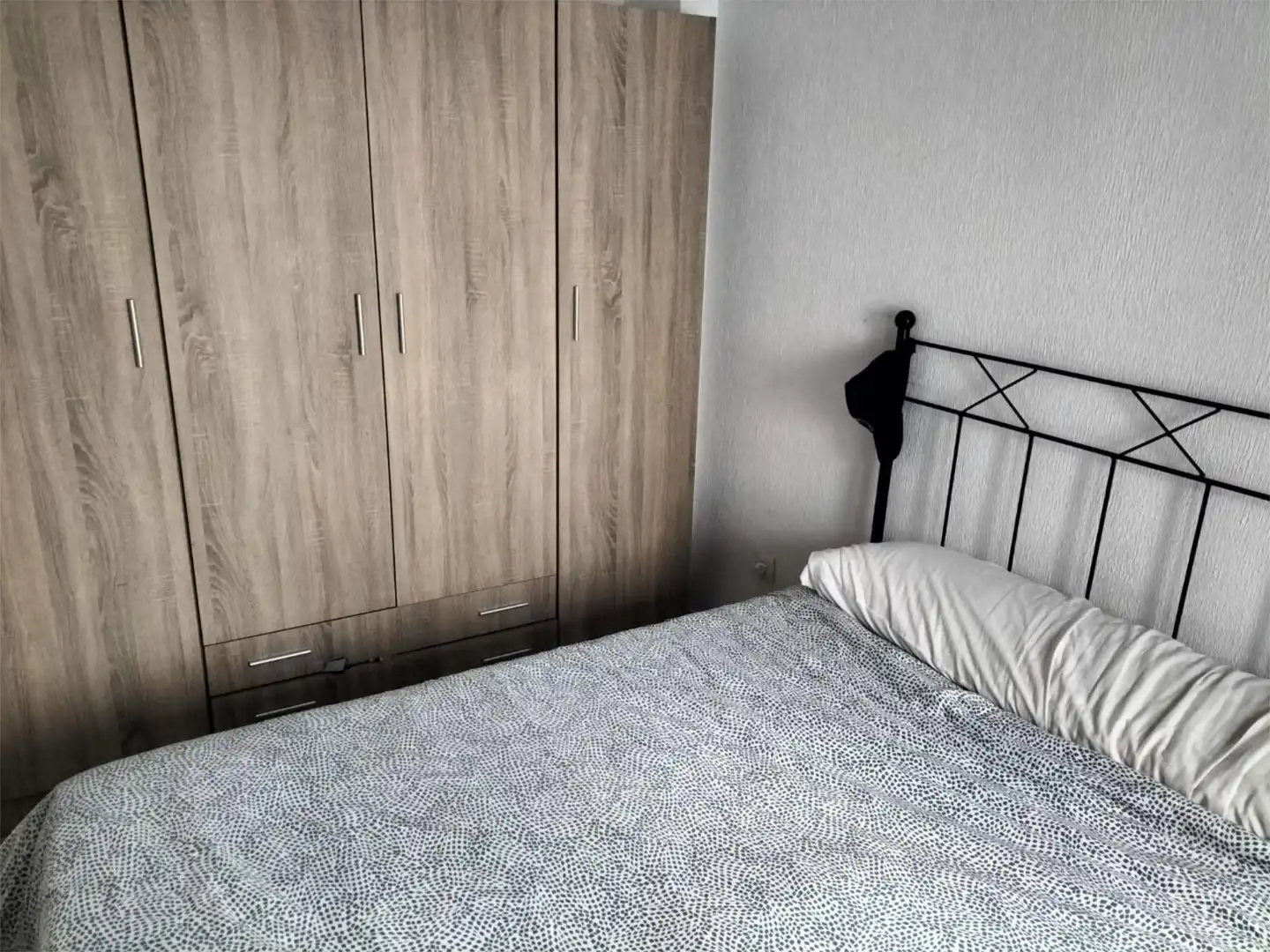 Flat for sale in Calle Primavera, 1, El Torrejón - El Cerezo Bedroom of Flat for sale in Sevilla Capital with Air Conditioner and Balcony
