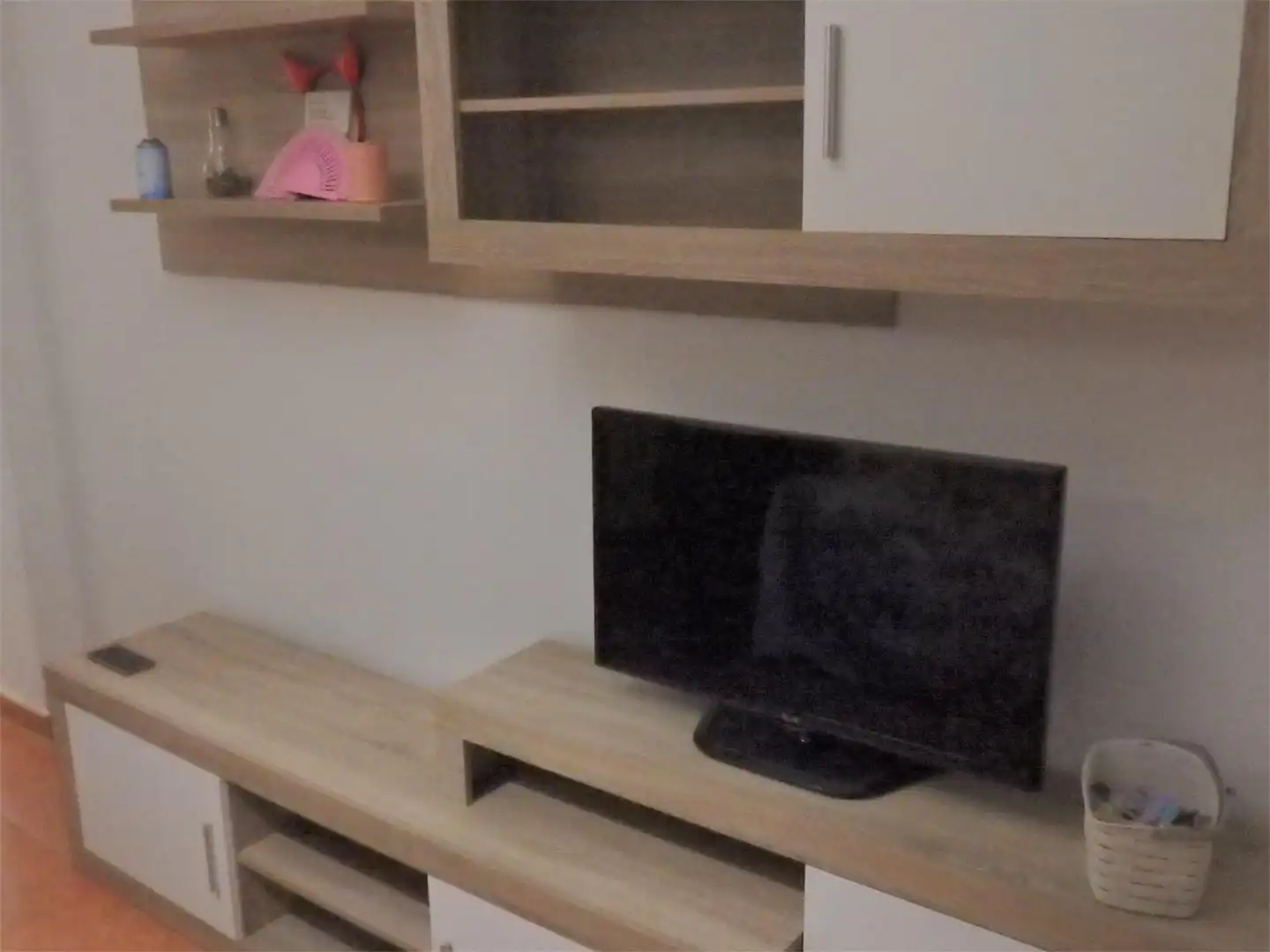 Flat for sale in Calle Primavera, 1, El Torrejón - El Cerezo Living room of Flat for sale in Sevilla Capital with Air Conditioner and Balcony