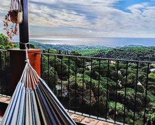 Vista exterior de Casa o xalet en venda en Sant Vicenç de Montalt amb Aire condicionat, Terrassa i Piscina