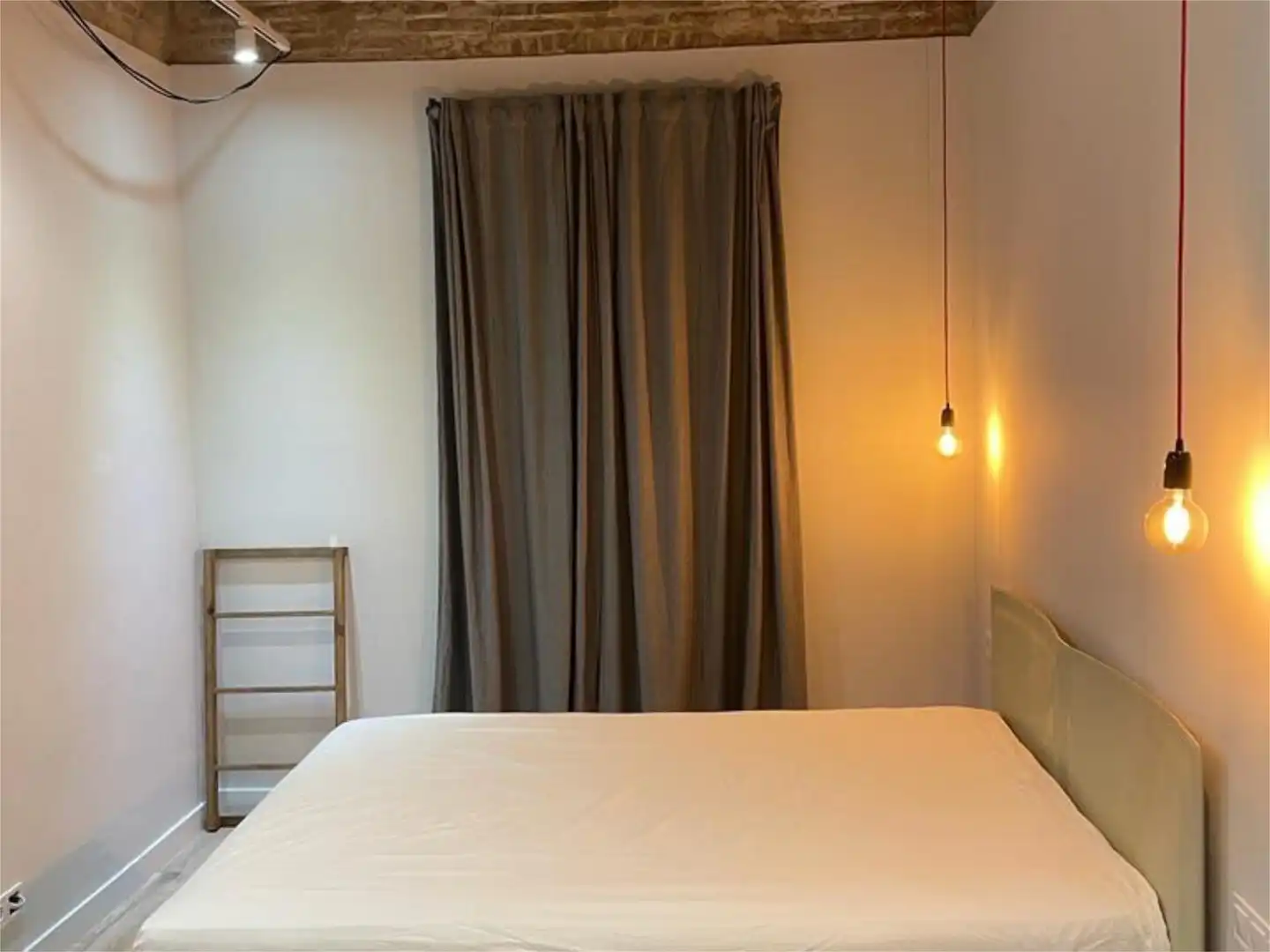 Habitación en Carrer del Regomir, 4, Barri Gòtic Habitación en Carrer del Regomir, 4, Barri Gòtic