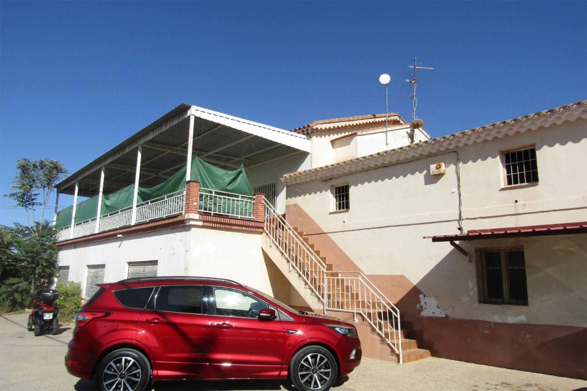 Vista exterior de Casa adosada en venda en Lorca amb Jardí privat, Terrassa i Traster