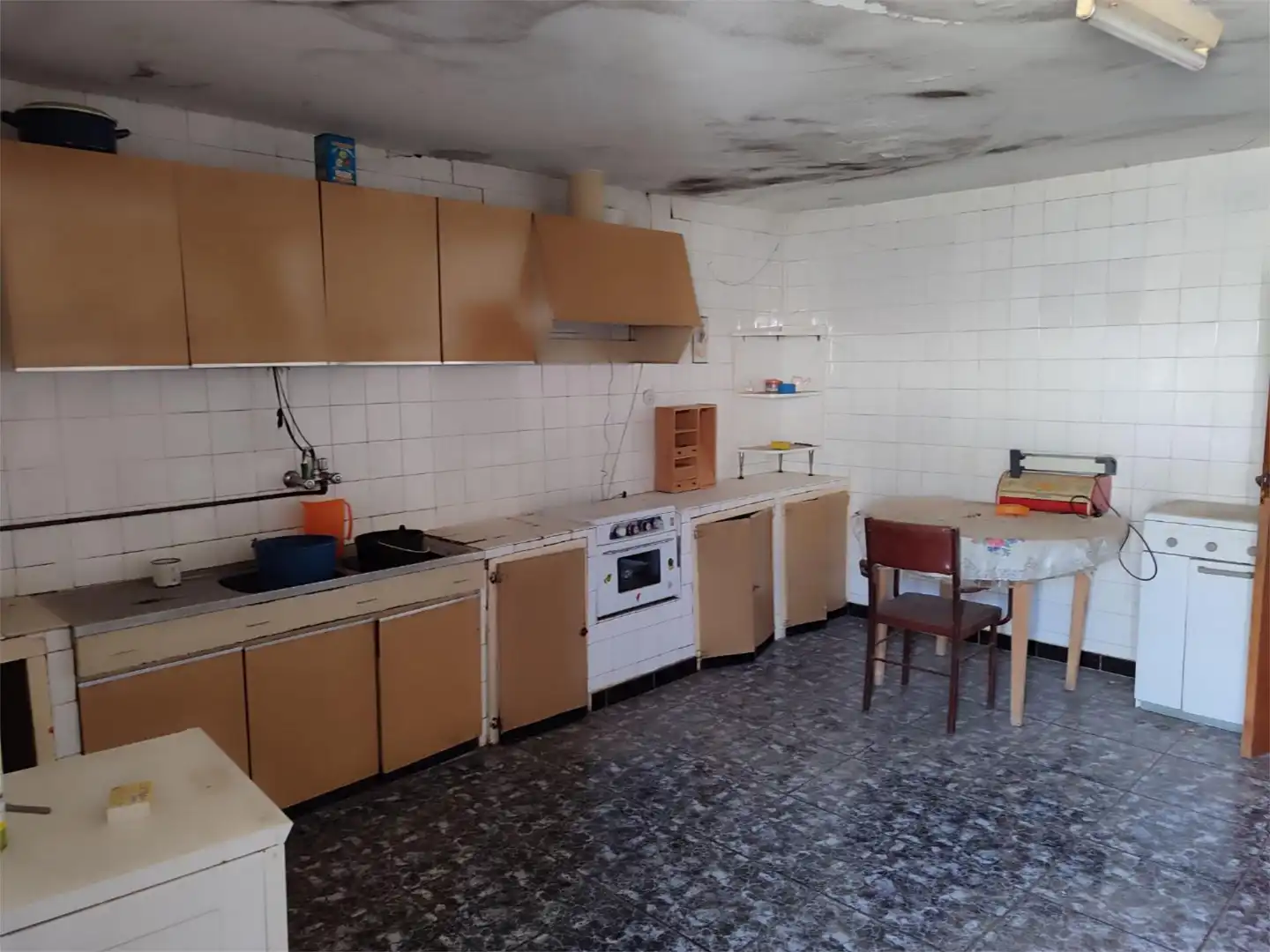 Detached homes for sale in Calle Obispo Álvarez de Castro, 11, Hoyos Kitchen of Detached homes for sale in Hoyos with Balcony