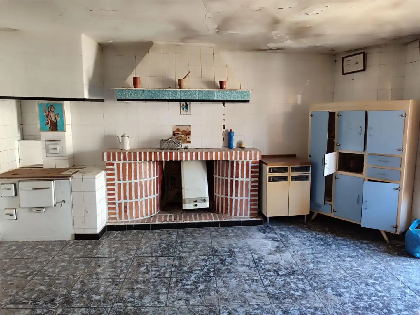 Detached homes for sale in Calle Obispo Álvarez de Castro, 11, Hoyos Kitchen of Detached homes for sale in Hoyos with Balcony