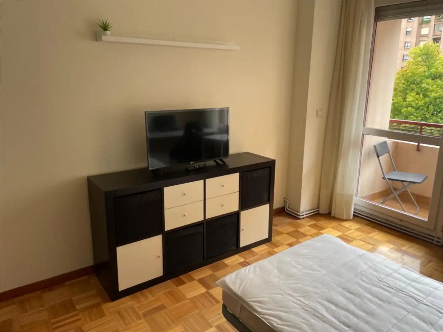 Habitación en Calle de Irunlarrea, 55, Mendebaldea - Ermitagaña Habitación de Piso para compartir en Pamplona / Iruña con Calefacción, Parquet y Terraza