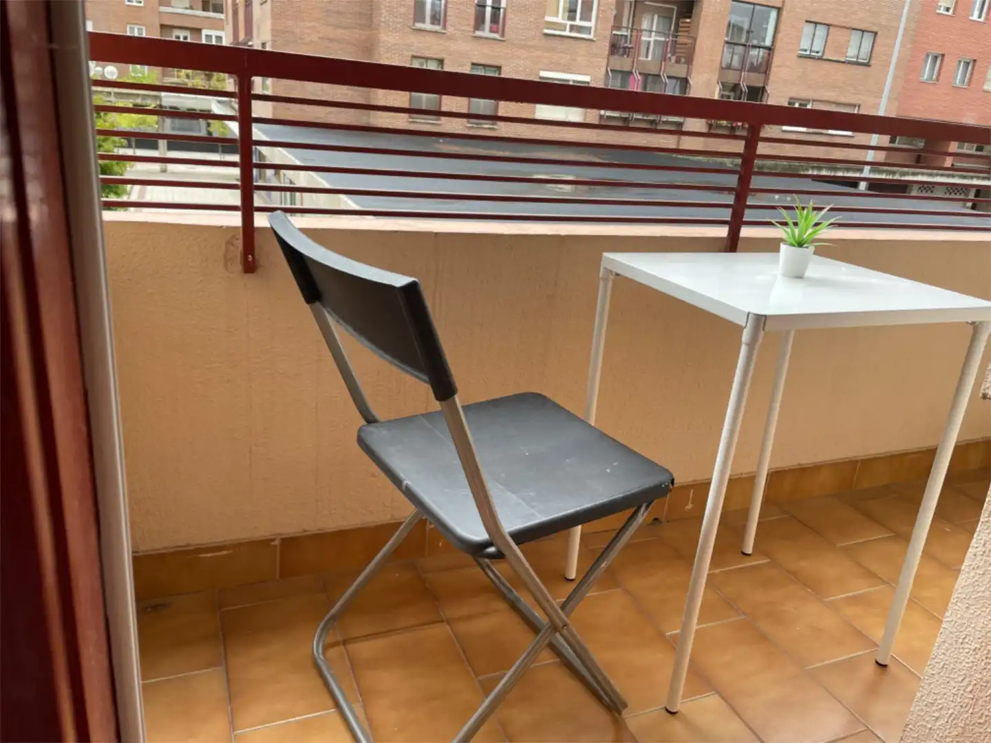 Habitación en Calle de Irunlarrea, 55, Mendebaldea - Ermitagaña Terraza de Piso para compartir en Pamplona / Iruña con Calefacción, Parquet y Terraza