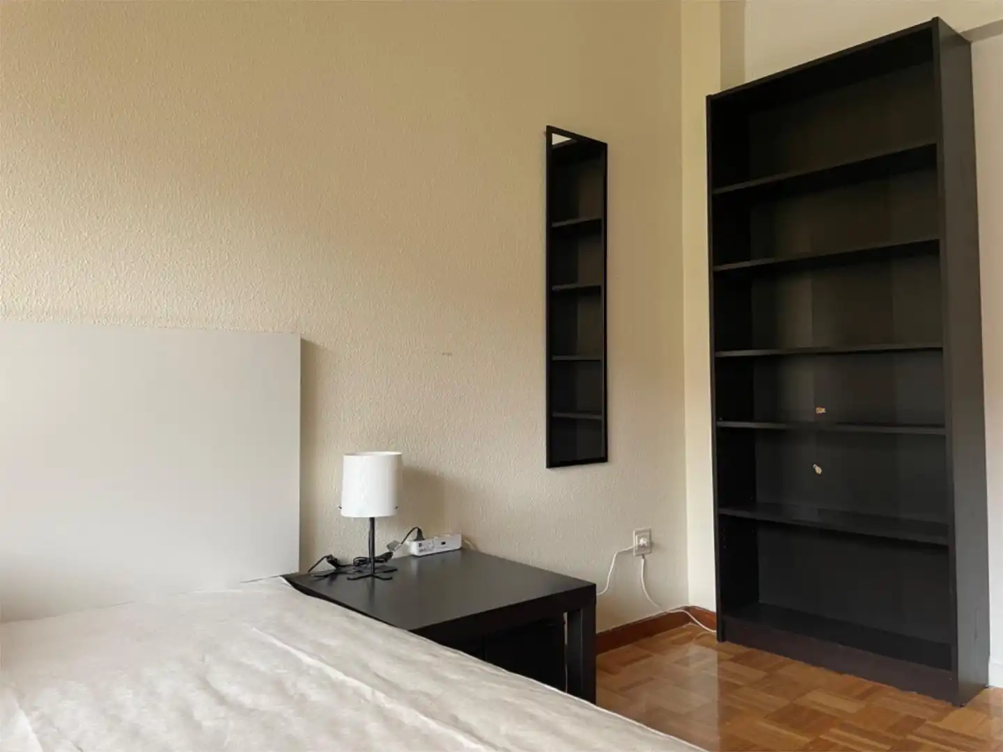 Habitación en Calle de Irunlarrea, 55, Mendebaldea - Ermitagaña Habitación de Piso para compartir en Pamplona / Iruña con Calefacción, Parquet y Terraza