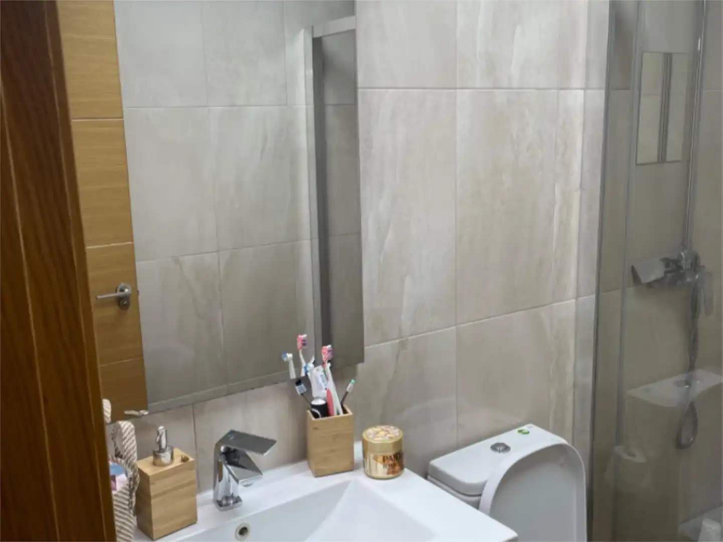 Badezimmer von Maisonette zum Verkauf in Torrevieja mit Klimaanlage, Heizung und Parkett