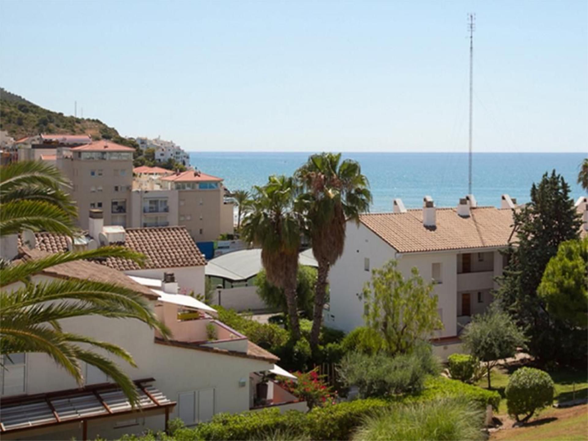 Vista exterior de Pis en venda en Sitges amb Aire condicionat, Piscina i Balcó