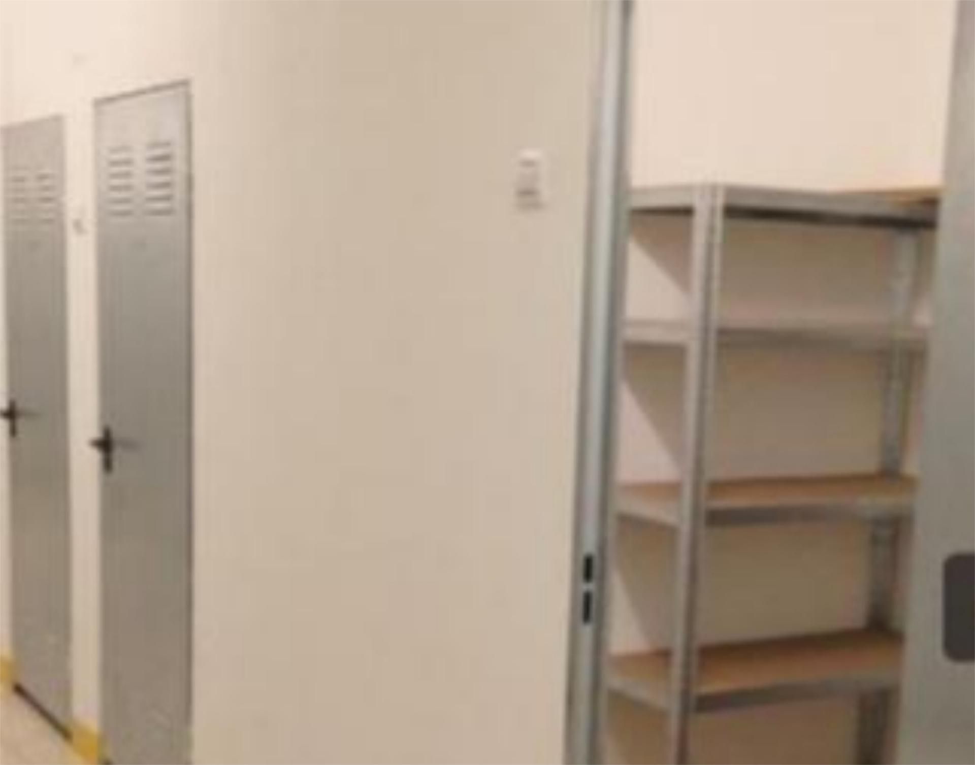 Box room to rent in Ourense Capital 