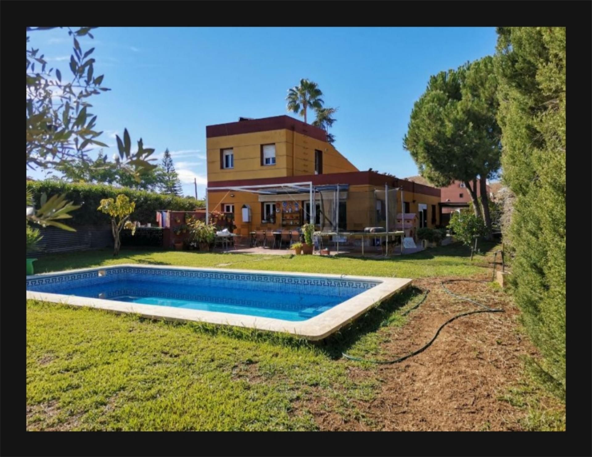 Jardí de Casa o xalet en venda en Palomares del Río amb Aire condicionat, Terrassa i Piscina