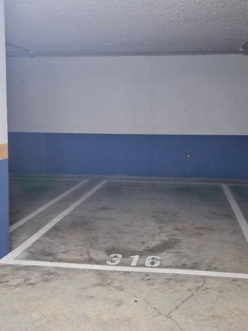 Garaje en Venta en Calle las Trece Rosas, 3T en Urbanizaciones