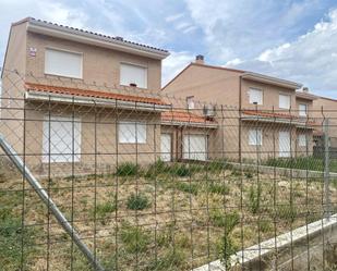 Exterior view of Single-family semi-detached for sale in Carranque  with Terrace