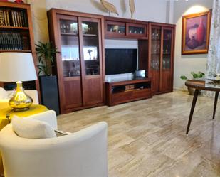 Sala d'estar de Casa adosada en venda en Huétor Tájar amb Aire condicionat, Terrassa i Balcó
