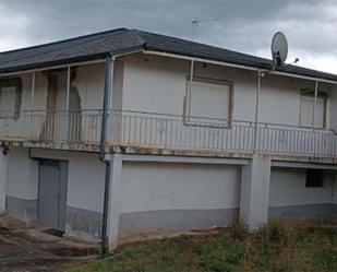 Vista exterior de Casa o xalet en venda en Rubiá amb Jardí privat, Parquet i Terrassa