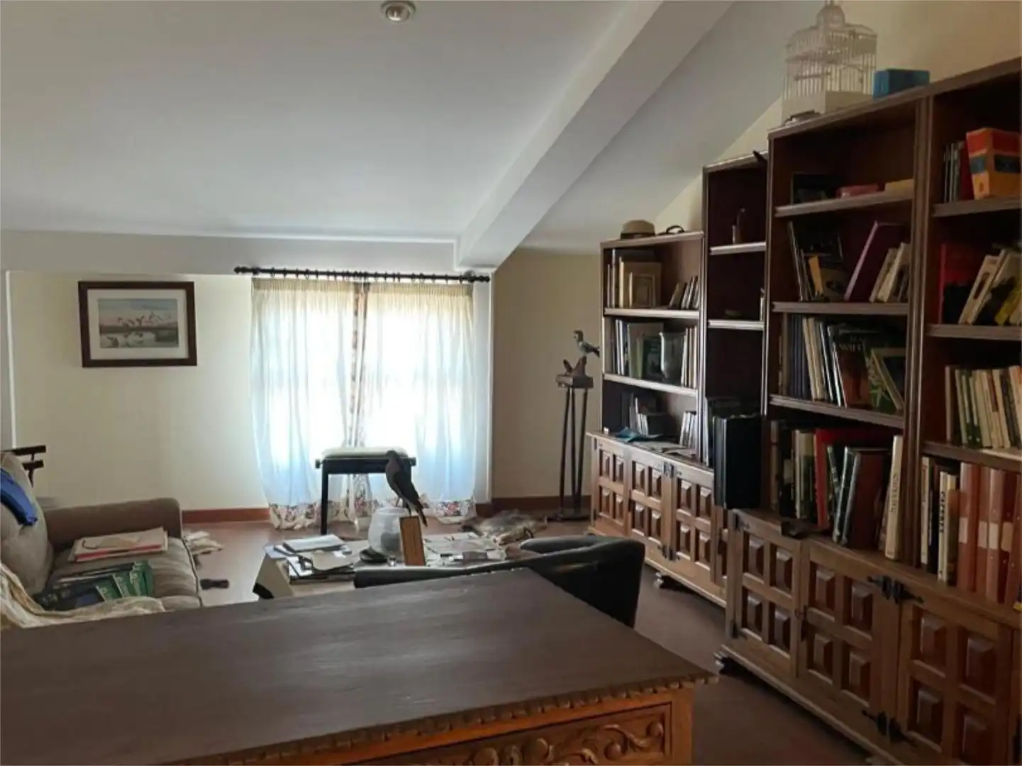 Wohnzimmer von Einfamilien-Reihenhaus zum Verkauf in Trujillo mit Klimaanlage, Heizung und Privatgarten