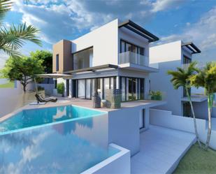 Vista exterior de Casa o xalet en venda en Fuengirola amb Aire condicionat, Calefacció i Jardí privat
