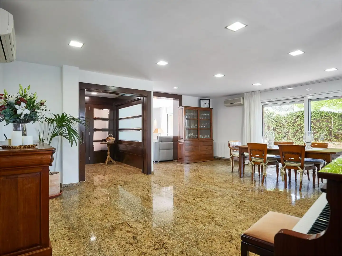 Piso en venta en Carrer Oceà Atlàntic, 71, Golf - Can Trabal Piso en venta en Sant Cugat del Vallès con Aire acondicionado, Calefacción y Jardín privado