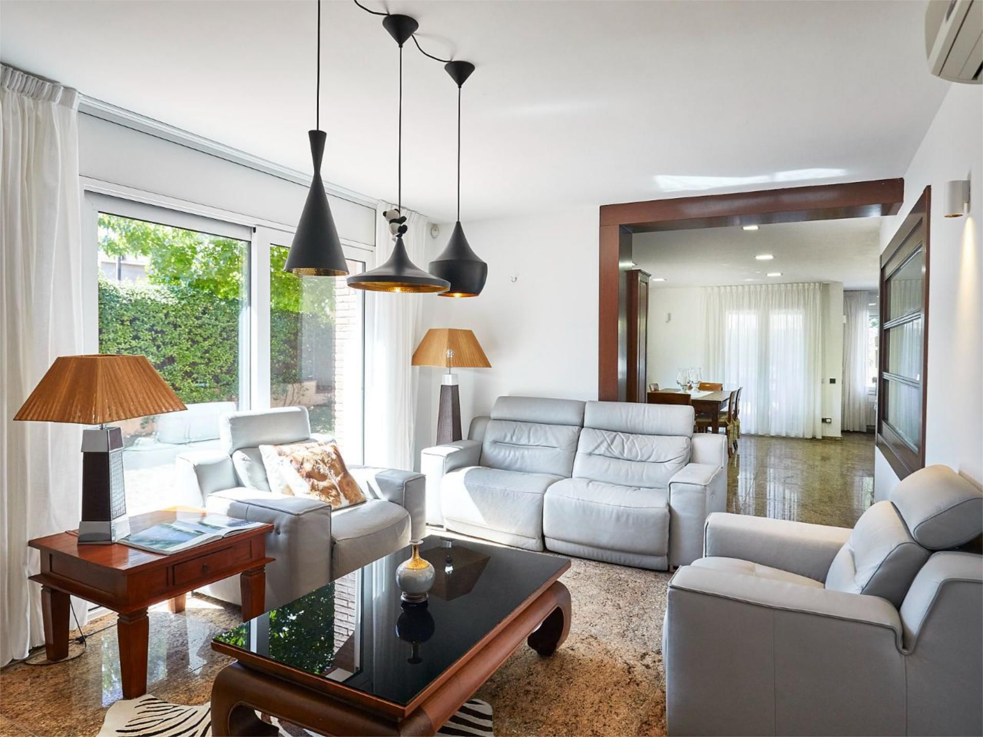 Living room of House or chalet for sale in Sant Cugat del Vallès  with Air Conditioner, Terrace and Swimming Pool