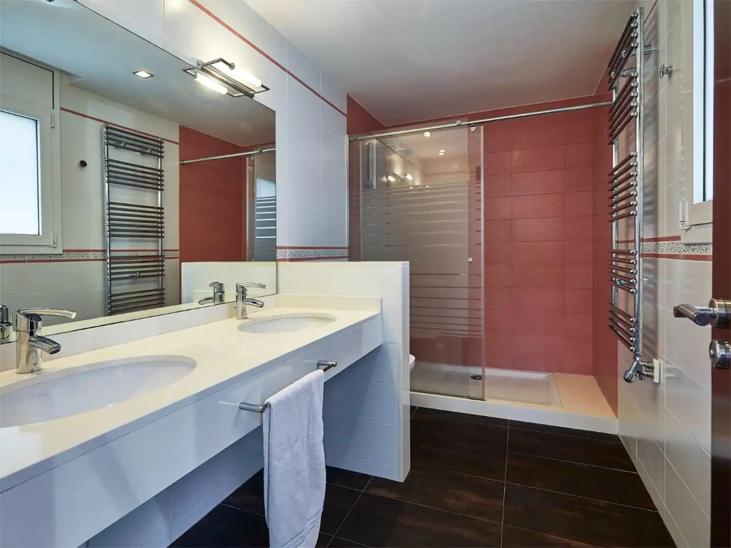 Piso en venta en Carrer Oceà Atlàntic, 71, Golf - Can Trabal Baño de Piso en venta en Sant Cugat del Vallès con Aire acondicionado, Calefacción y Jardín privado