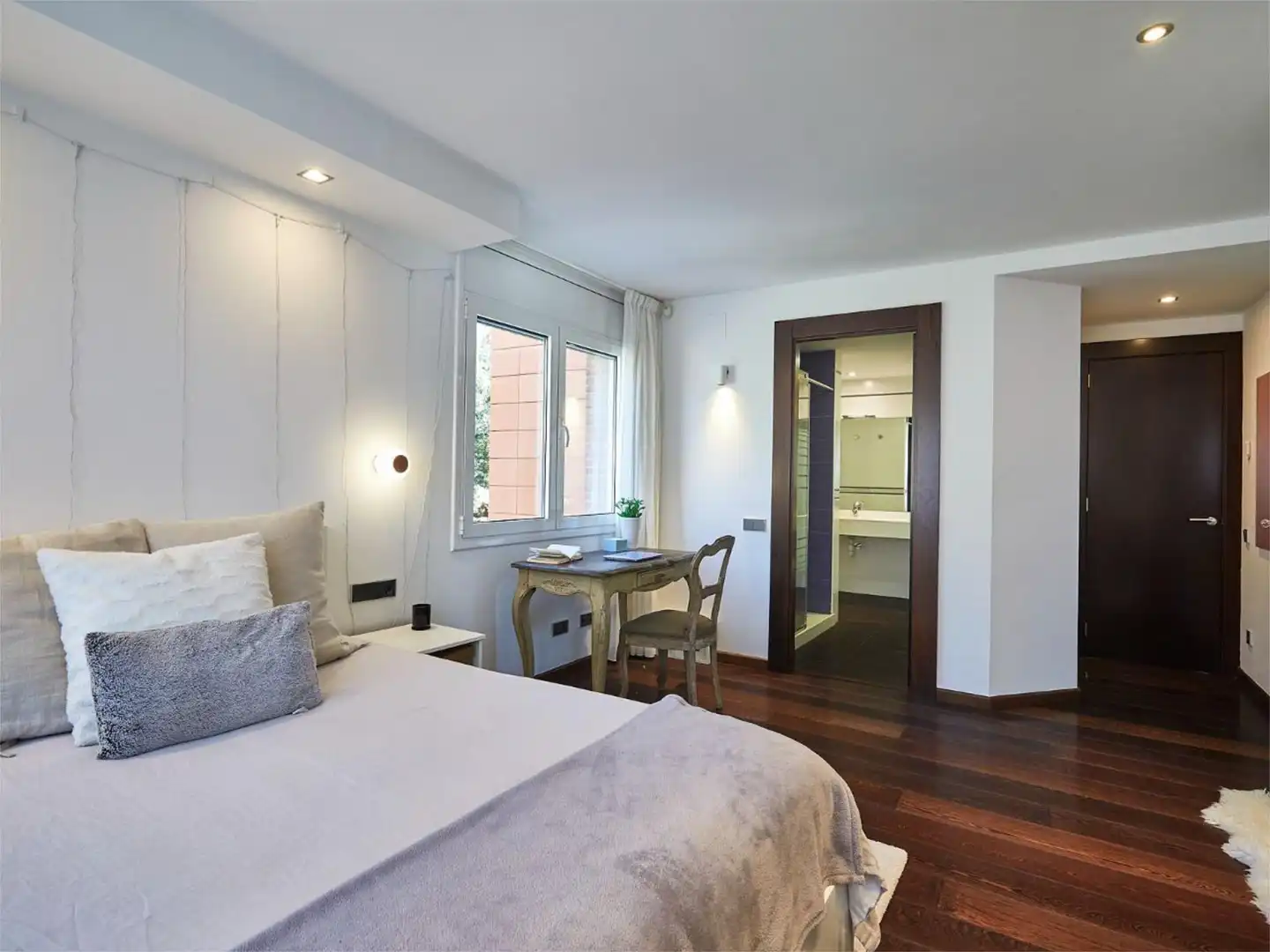 Piso en venta en Carrer Oceà Atlàntic, 71, Golf - Can Trabal Habitación de Piso en venta en Sant Cugat del Vallès con Aire acondicionado, Calefacción y Jardín privado