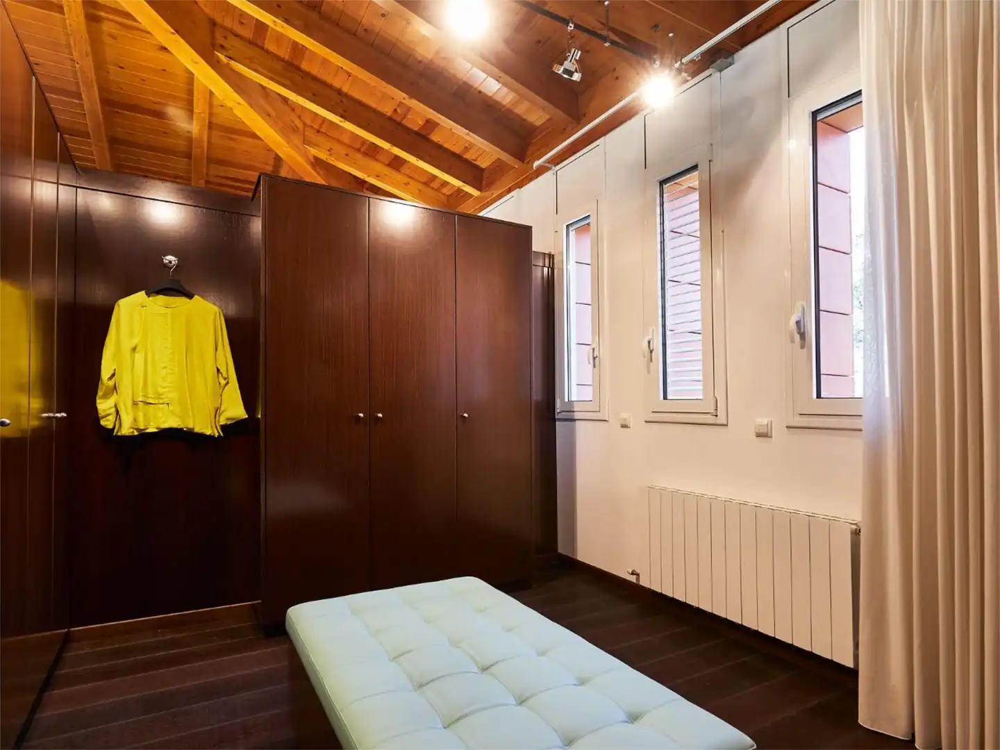 Piso en venta en Carrer Oceà Atlàntic, 71, Golf - Can Trabal Habitación de Piso en venta en Sant Cugat del Vallès con Aire acondicionado, Calefacción y Jardín privado