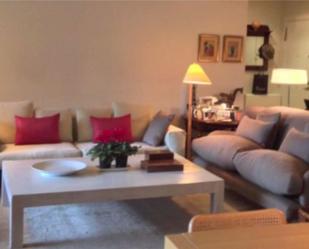 Living room of Flat for sale in Cedillo del Condado  with Air Conditioner, Heating and Private garden