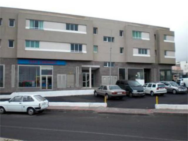 Local comercial en Venta en Avenida de Carlos V, 116B en Carrizal