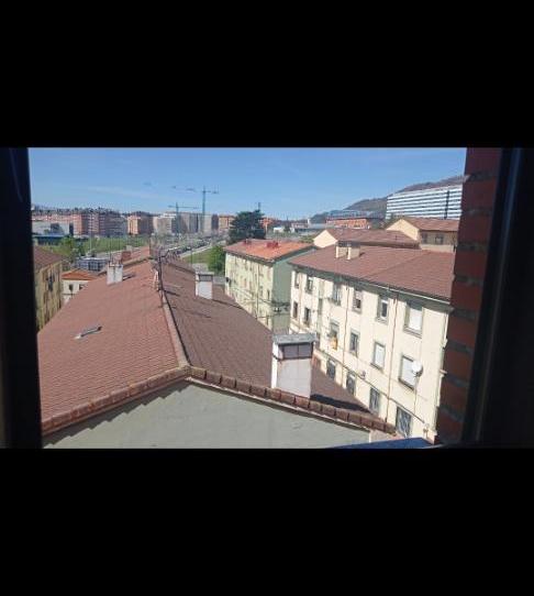 Flat to share in Calle Claveles, 10, HUCA - La Cadellada, Asturias - image 1 Photo 1 of Flat to share in Calle Claveles, 10, HUCA - La Cadellada, Asturias