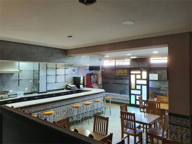 Local comercial en Alquiler en Avenida de las Segadas, 2 en El Cristo