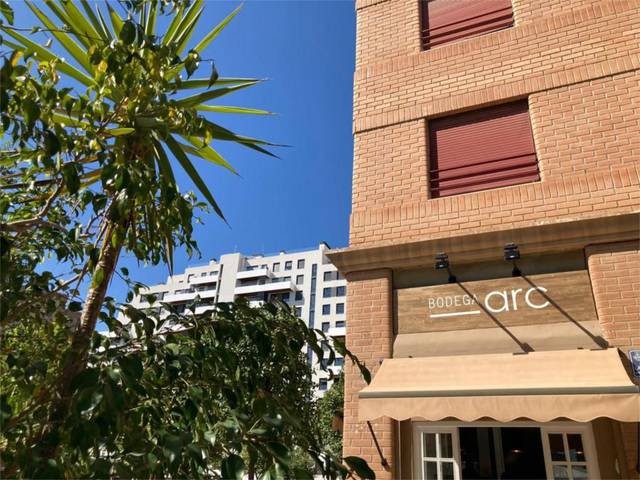 Local comercial en Alquiler en Carrer de Dolores Marqués, 52A en Sant Llorenç - Zona Alfahuir