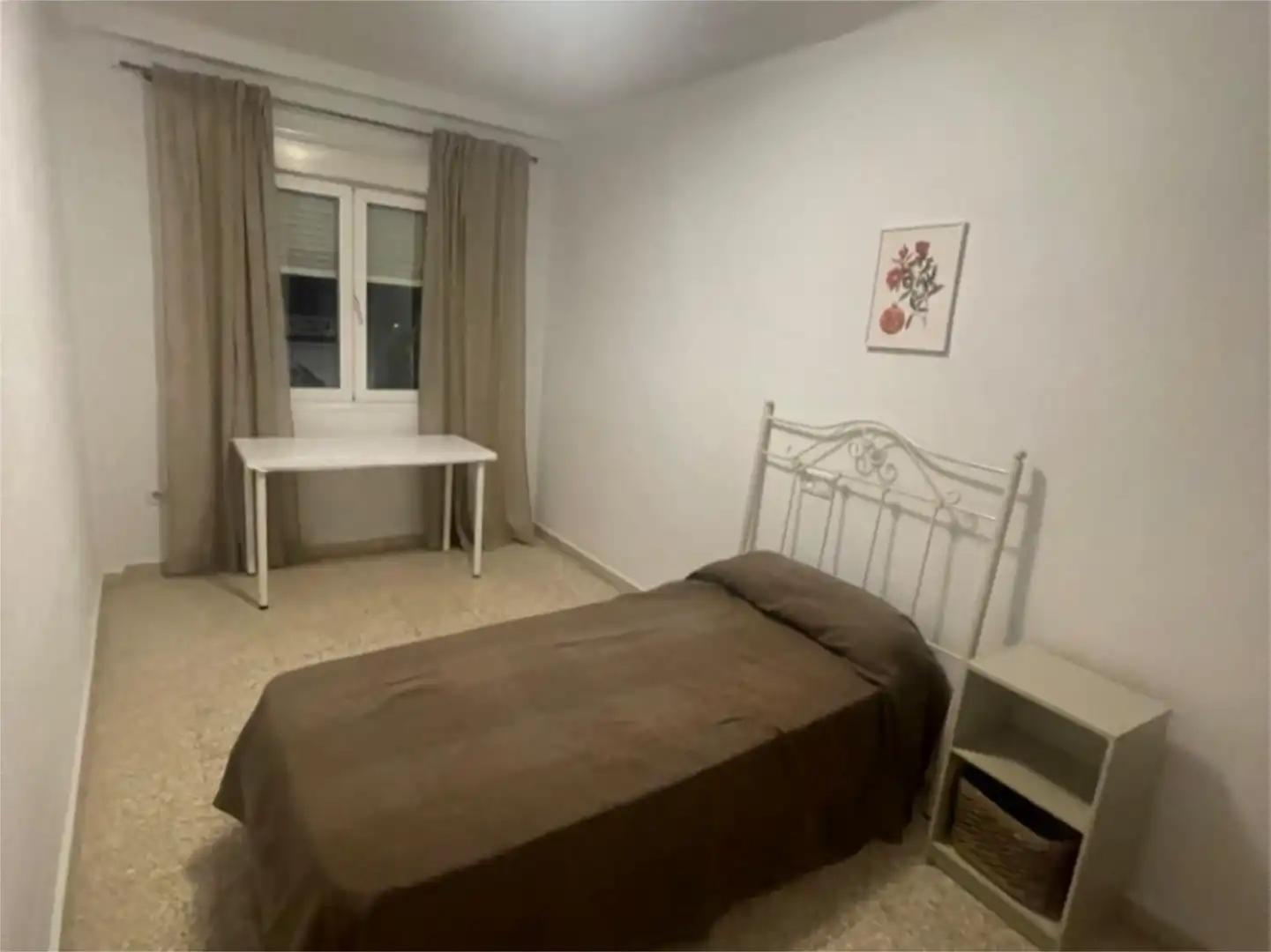 Pis de lloguer a Avenida de la Cruz del Campo, 19, Barrio del Nervión Dormitori de Pis de lloguer en Sevilla amb Aire condicionat, Terrassa i Forn